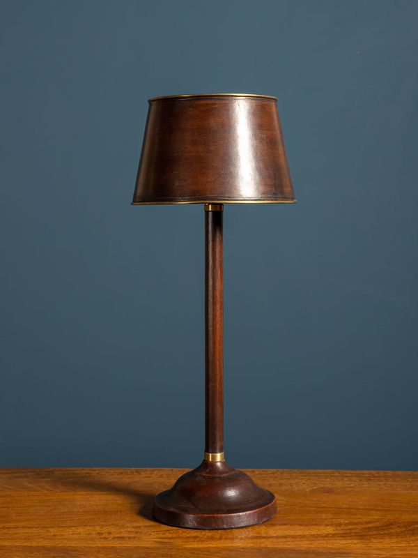  Bordlampe med skjerm
