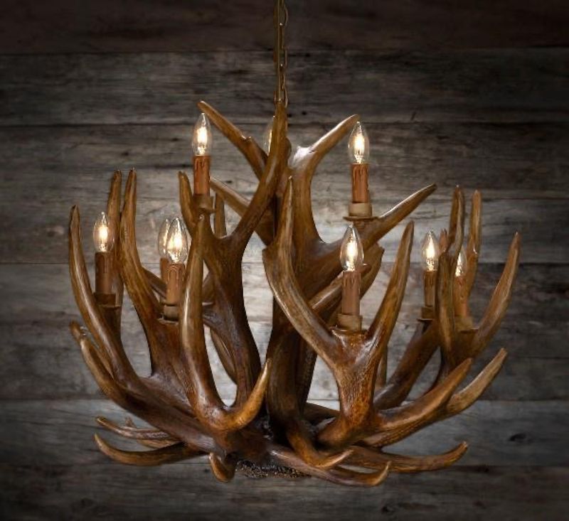 Lysekrone hjort. Gevirlampe